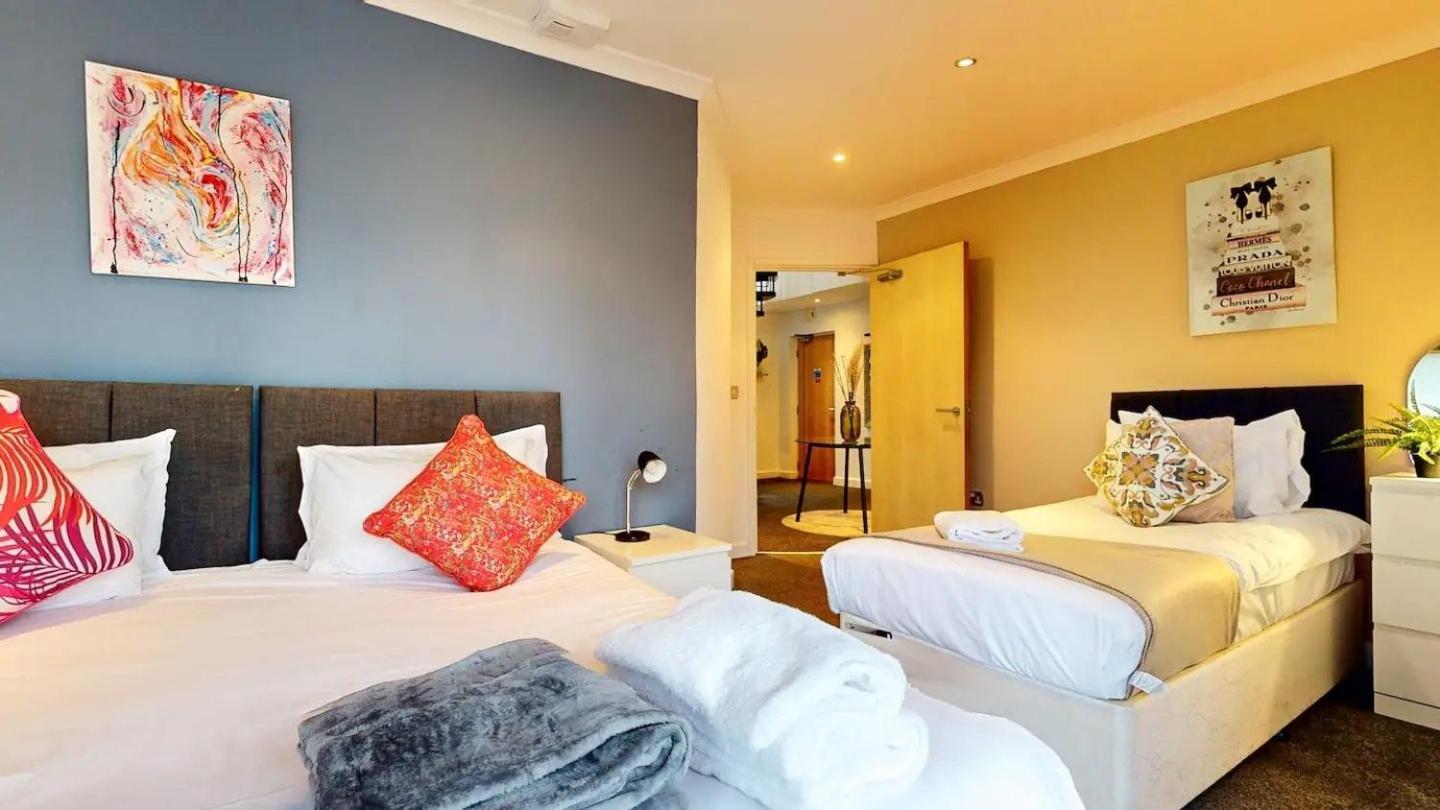 Lux Penthouse W/roof Terrace Cardiff