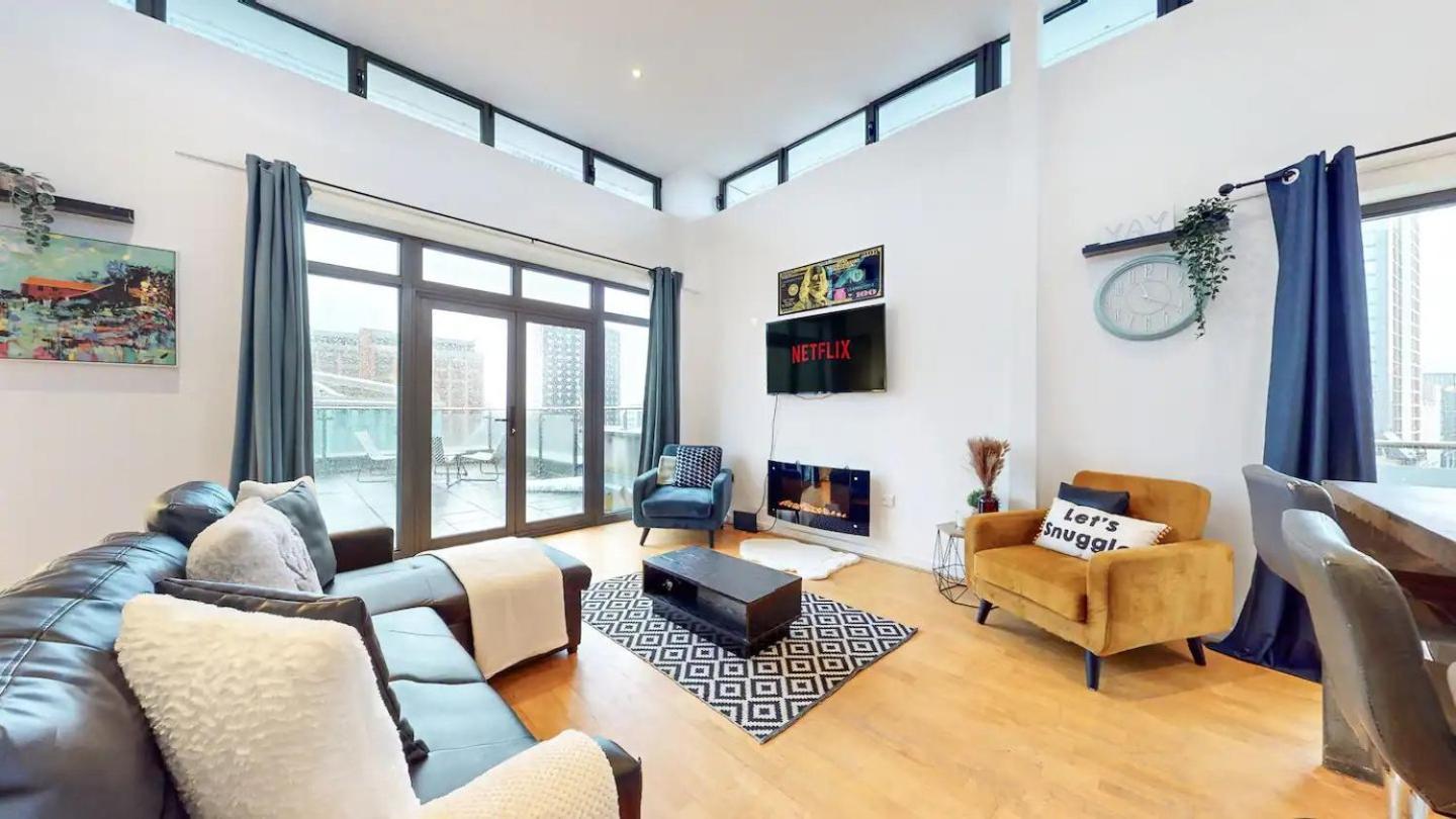 Lux Penthouse W/roof Terrace Apartment *